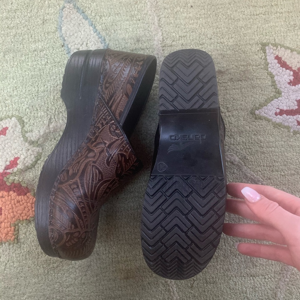 Dansko Clogs Very Good Condition!!! - image 5